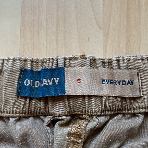 Old Navy Everyday Short - Picture 2 of 3